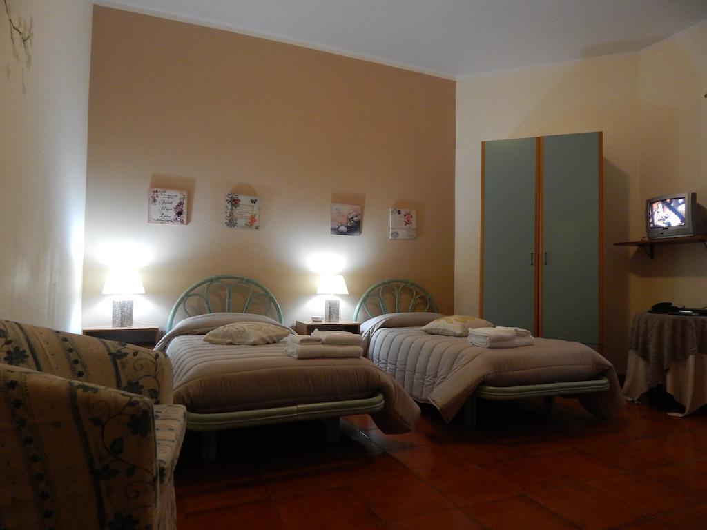 Ottana Hotel Il Platano חדר תמונה