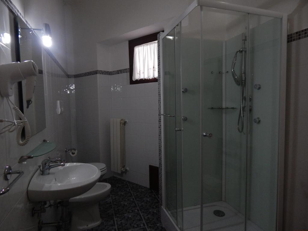 Ottana Hotel Il Platano חדר תמונה