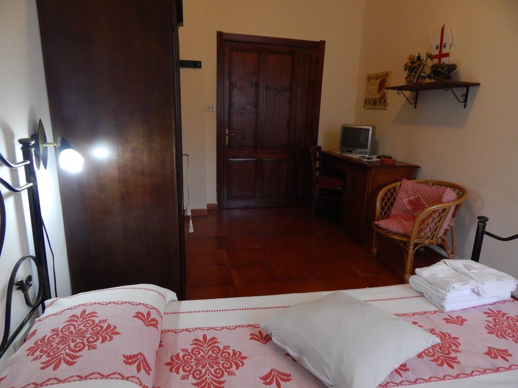 Ottana Hotel Il Platano חדר תמונה