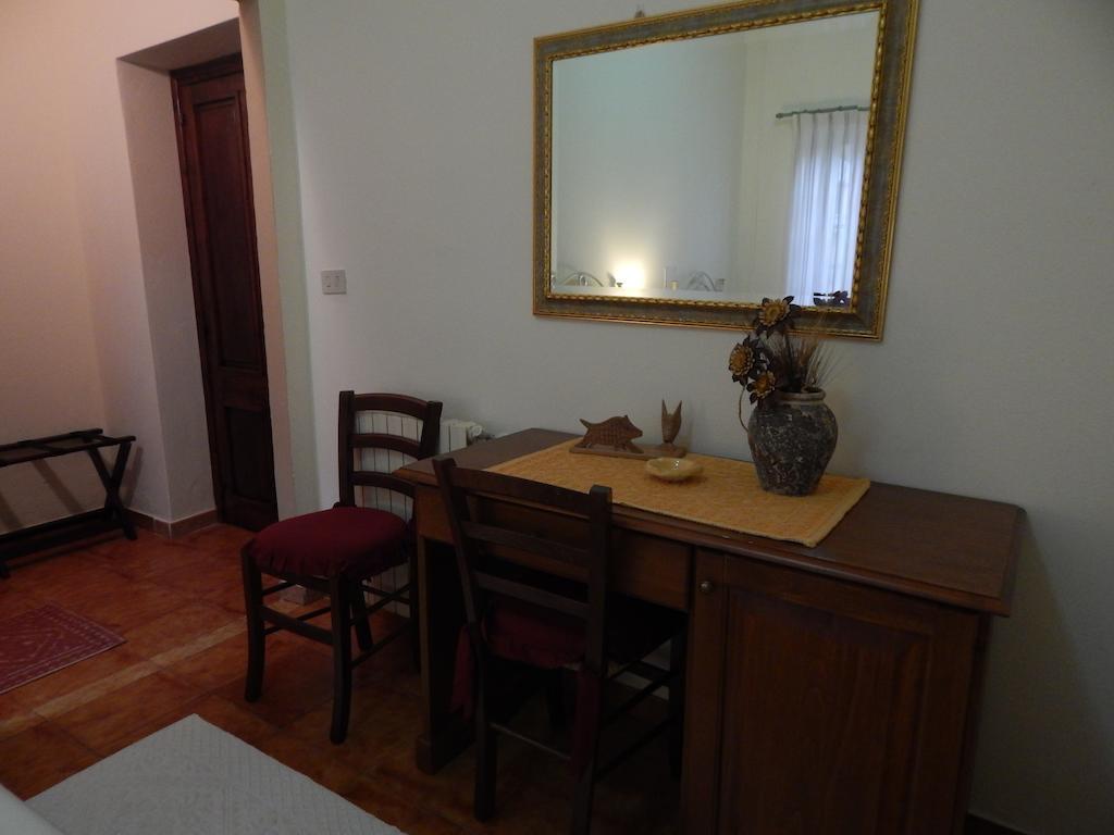 Ottana Hotel Il Platano חדר תמונה